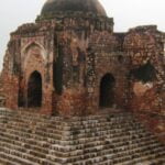 कोटला किला 3 दार्शनिक स्थल According to the 1884 Gazetteer, about 12 kilometers from Hirangaon-Firozabad, Kotla’s fort, whose ditch is 20 feet, 14 feet deep, 40 feet high is shown, the plot of land was 284 feet north 220 feet south and 320 feet east and 480 feet west. At present, this fort has become abandoned,but still its ancestors are seen.