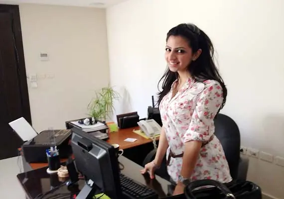 Firozabad Jobs, Sales & Marketing Jobs Required Sales Girls for H K Communication (JioMart Digital Partner) Firozabad
