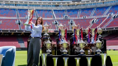 कैमरे के लेंस से FC Barcelona captain Alexia Putellas during her farewell ceremony