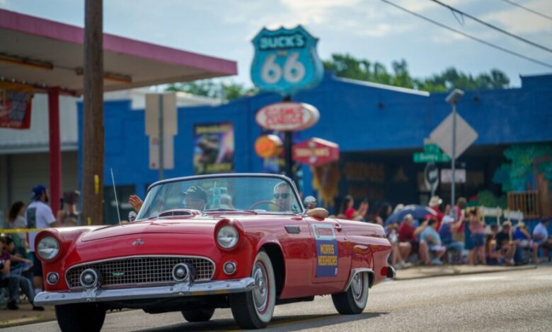 विंटेज कारों ने बनाया गिनीज रिकॉर्ड 1 कैमरे के लेंस से Vintage cars set a Guinness record.