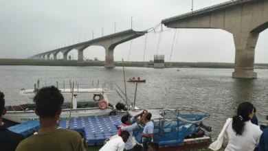 कैमरे के लेंस से A large section of the Vikramshila Bridge has collapsed.