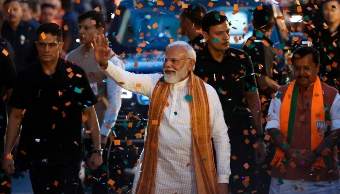 कैमरे के लेंस से BJP wins election in West Bengal for the first time