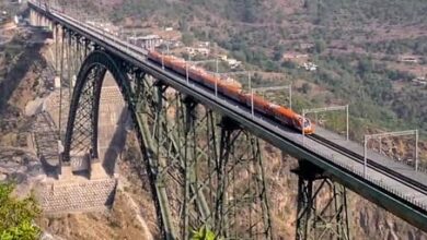कैमरे के लेंस से Jammu-Srinagar Vande Bharat launched