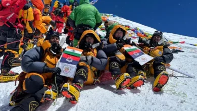 कैमरे के लेंस से Brave women scaled Mount Everest.